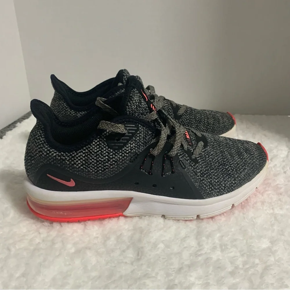 Nike Air Max Sequent‎ 3 GS Athletic Running Shoes 922885-001 Size 5Y kids
